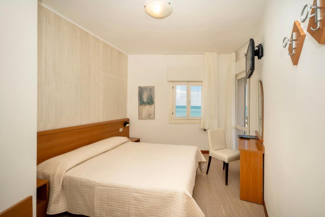Hotel Adria Sul Mare Каорле Экстерьер фото