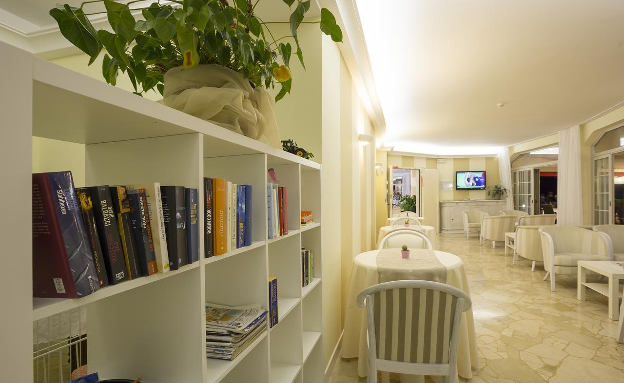 Hotel Adria Sul Mare Каорле Экстерьер фото