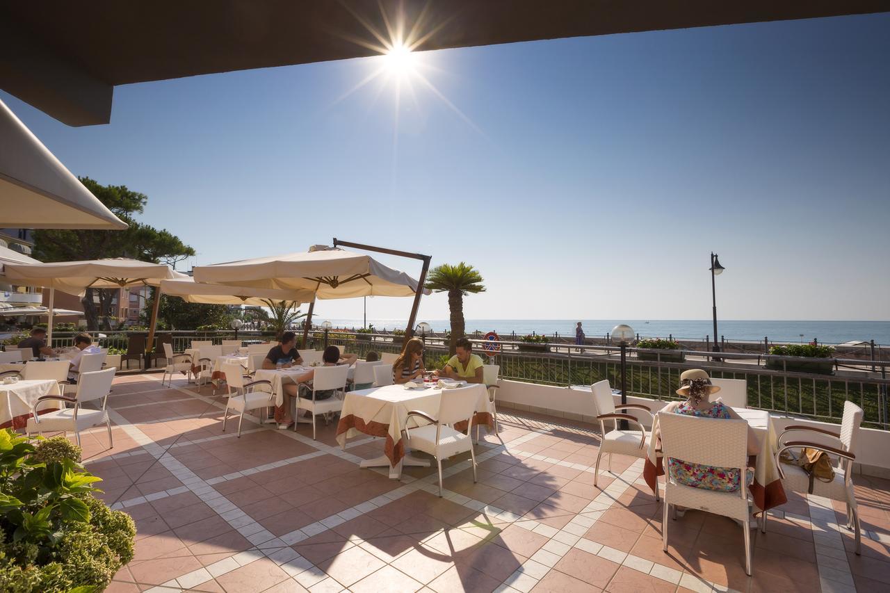 Hotel Adria Sul Mare Каорле Экстерьер фото