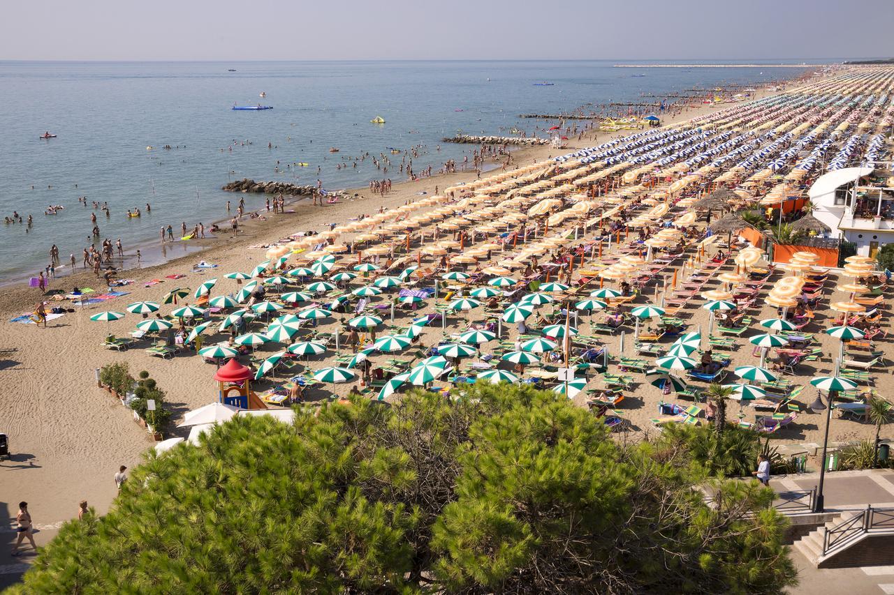Hotel Adria Sul Mare Каорле Экстерьер фото